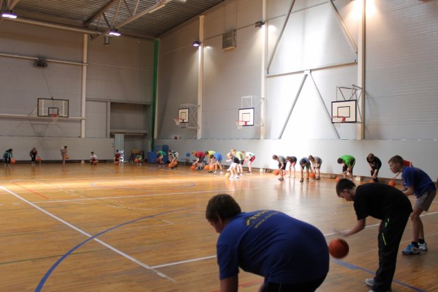 BK Valmiera basketbolisti viesojas skolā